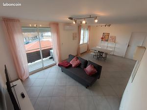 Appartement meublé lumineux deux chambres avec terrasse – Nîmes  Quartier Talabot