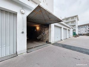 Parking/box 1 pièce 18 m²