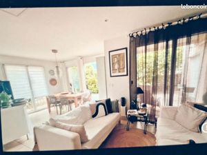 Maison avec studio / tram