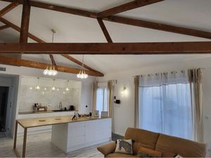 Maison de plein pied quartier Laleu refaite à neuf avec un studio extérieur à refaire