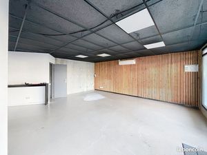 Local 113 m² TALENCE