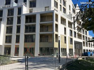 Loue local commercial / bureaux 46 m2