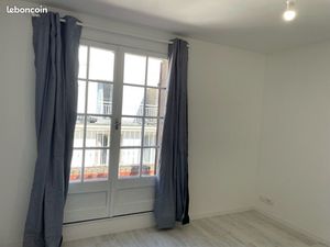 Studio meublé avec grande terrasse