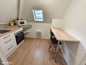 Loc T2 meublé centre ville avec place de parking