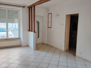 Appartement 3 pièces RDC avec cour