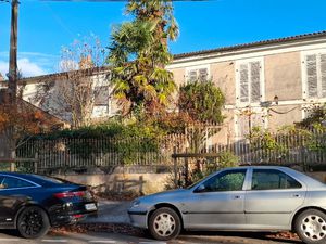 Saintes Centre Maison bourgeoise à rénover 175m2 hab