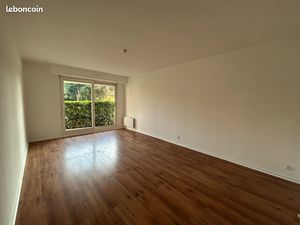 T3 rénové avec terrasse sur espaces verts – secteur Mérignac Le Jard