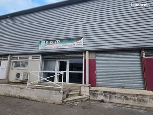 Local d activité 320 m²