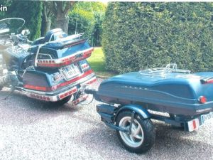 HONDA GOLDWING AVEC REMORQUE