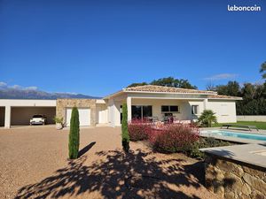 Maison 4 pièces de 135 m² sur 1500 m² de terrain