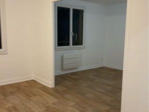 Appartement local commercial et garage