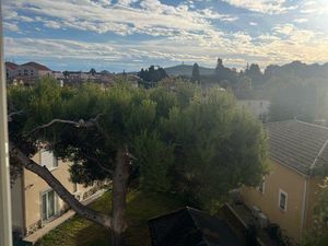 ? À vendre – Spacieux appartement 80 m² avec vue sur le Mont Saint-Loup – Secteur La Cave 