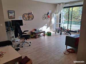 Appartement 3 pièces 64 m² – Lumineux  balcon  parking – Colombes centre
