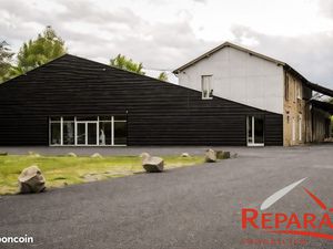 Local 1630 m² Saint-Clément