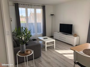 Appartement 2 pièces 50m2 - Location meublée - RER E à 1min