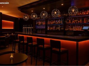 À VENDRE – BAR 188 m² AVEC LICENCE IV OU PAS-DE-PORTE – CENTRE-VILLE MULHOUSE
