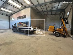 Local industriel 460 m²