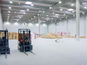 Local bureaux 634 m²