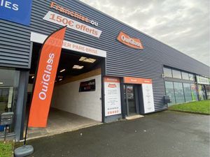 Centre de pare brise et pneumatiques