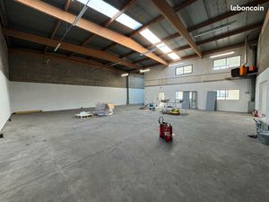 Local d'activité 654 m²