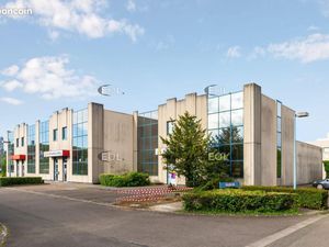 Local d'activité 218 m²