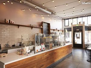 Local commercial 324 m²