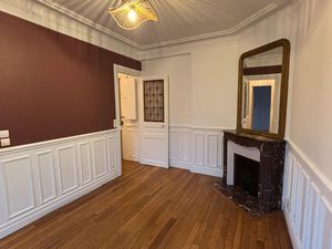 LOCATION APPARTEMENT NON MEUBLE avec cuisine équipée et cave - 2 pièces- 37m2- métro Ledru