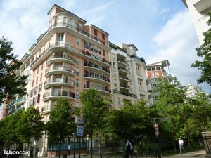 Courbevoie Faubourg de l'Arche  T2 40 m² + balcon 5 m²  cave et parking. Non meublé