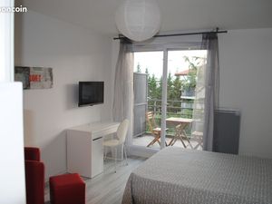 Grand studio lumineux proche métro