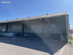 Local industriel 981 m²