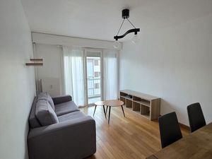Appartement meublé traversant à louer avec place de parking numérotée et cave