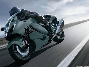 VENDO SUZUKI GSX 1300 R HAYABUSA (2021 - 24) NUOVA A ALICE CASTELLO (CODICE 9544686) - MOTO.IT