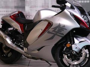 VENDO SUZUKI GSX 1300 R HAYABUSA (2021 - 24) NUOVA A CASALGRASSO (CODICE 9140990) - MOTO.IT