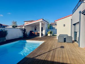 FROUZINS - Villa contemporaine T6 avec piscine et garage