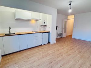 SAINT MICHEL _ T1 RENOVE AVEC PARKING