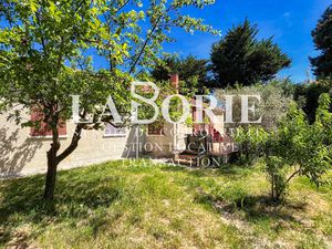 À Entraigues-Sur-La-Sorgue  villa avec terrasse 5 pièces 110