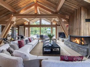 Exclusivité Luxueux chalet niché dans un secteur calme