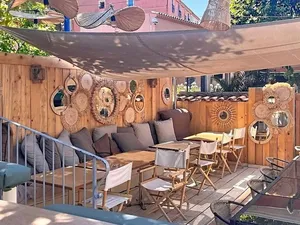 Vente locaux professionnels 350 m² à Hyeres (83400)  841 000 €