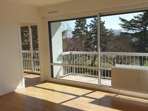 Location locaux professionnels 2 pièces 48 m² à Divonne-les-Bains (01220)  1 210 €