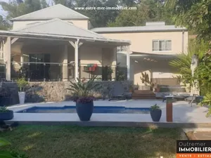 Vente maison 4 pièces 200 m² à La Montagne (97417)  499 000 €