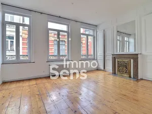 Vente maison 8 pièces 169 m² à Lille (59000)  565 000 €