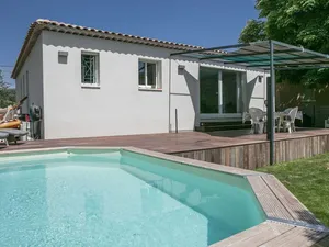 Vente maison neuve 4 pièces 75 m² à Entraigues-sur-la-Sorgue (84320)  293 900 €