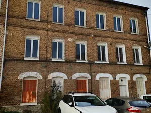 Vente immeuble 211 m² à Caudebec-les-elbeuf (76320)  91 000 €