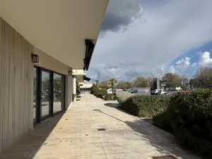 Location locaux professionnels à Borgo (20290)  1 484 €