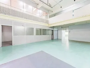 Location locaux professionnels 350 m² à Pantin (93500)  5 000 €