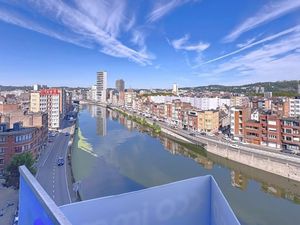 VUE agréable  2ch  balcon et terrasse  dernier étage  cave.