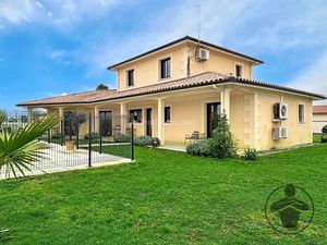 Superbe Villa Contemporaine de 2017 avec Piscine – 170 m²