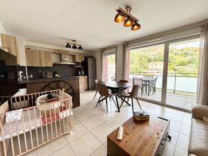 Confort et luminosité : 3 pièces avec dressing  placards et terrasse