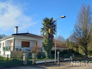 Maison à vendre à Saujon près du centre ville 5 pièces  4 chambres  garage fermé