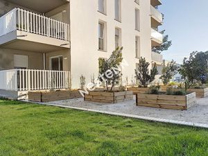 T3 + 2 PARKINGS PRIVES VITROLLES FERME DE CROZE